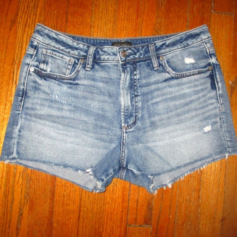 SILVER JEANS Sure Thing Short